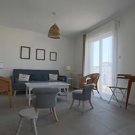 For 10 People With Sea View