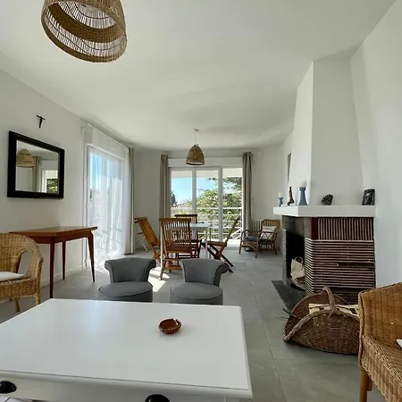 For 10 People With Sea View *